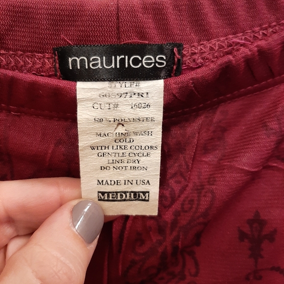 Maurices skirt size Medium maroon and black shark bite hem - Picture 3 of 6